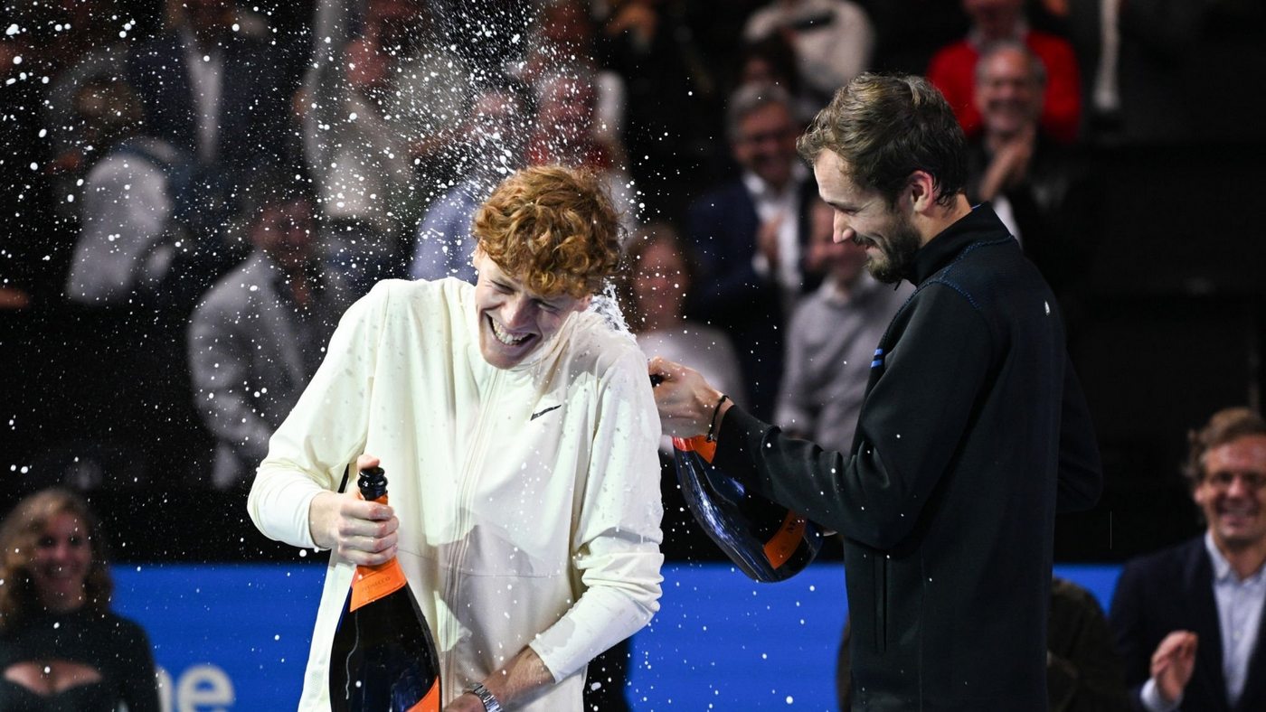 Янник Синнер и Даниил Медведев после финала в Вене