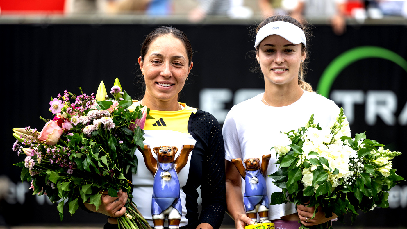 Джессика Пегула и Анна Калинская