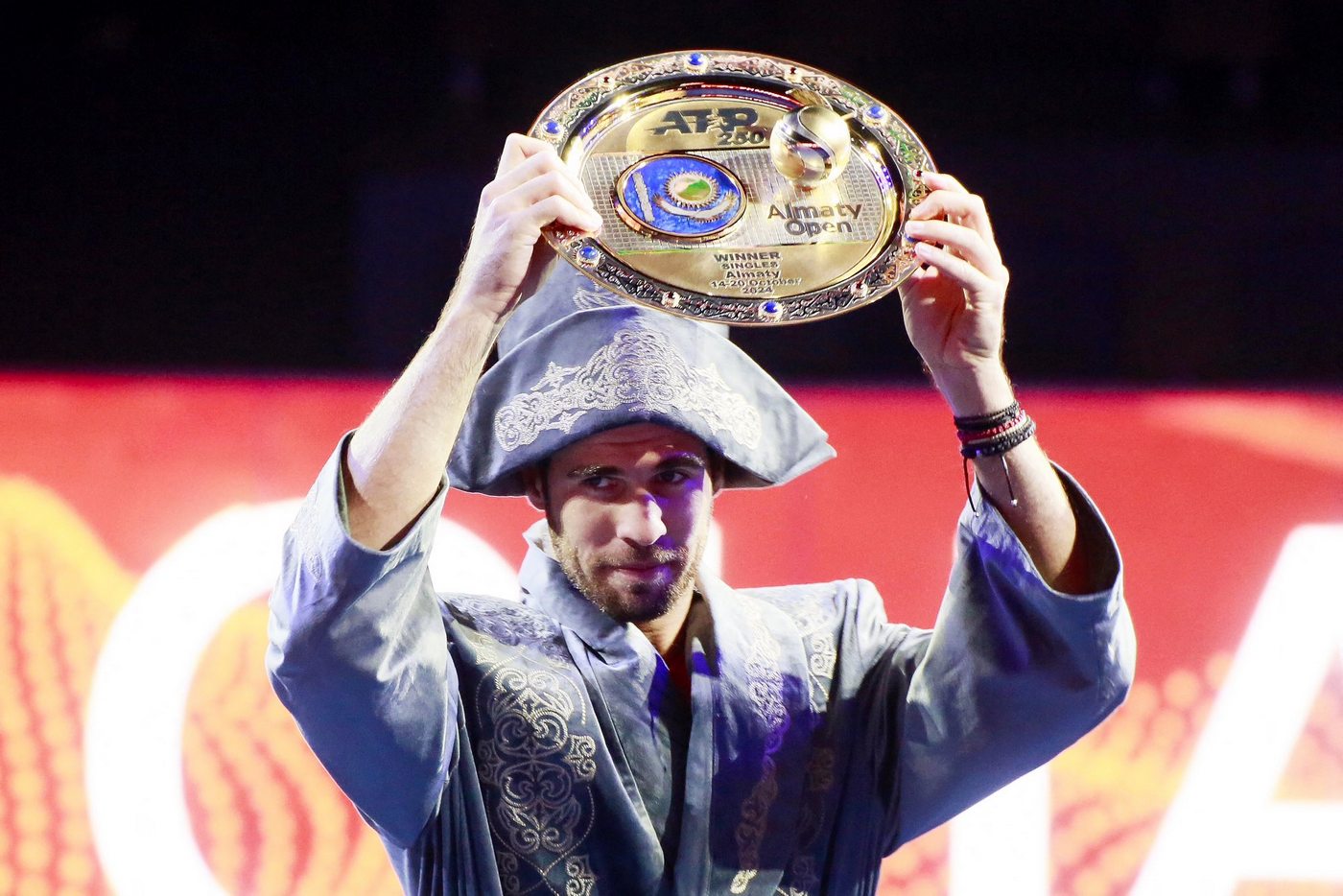 Карен Хачанов