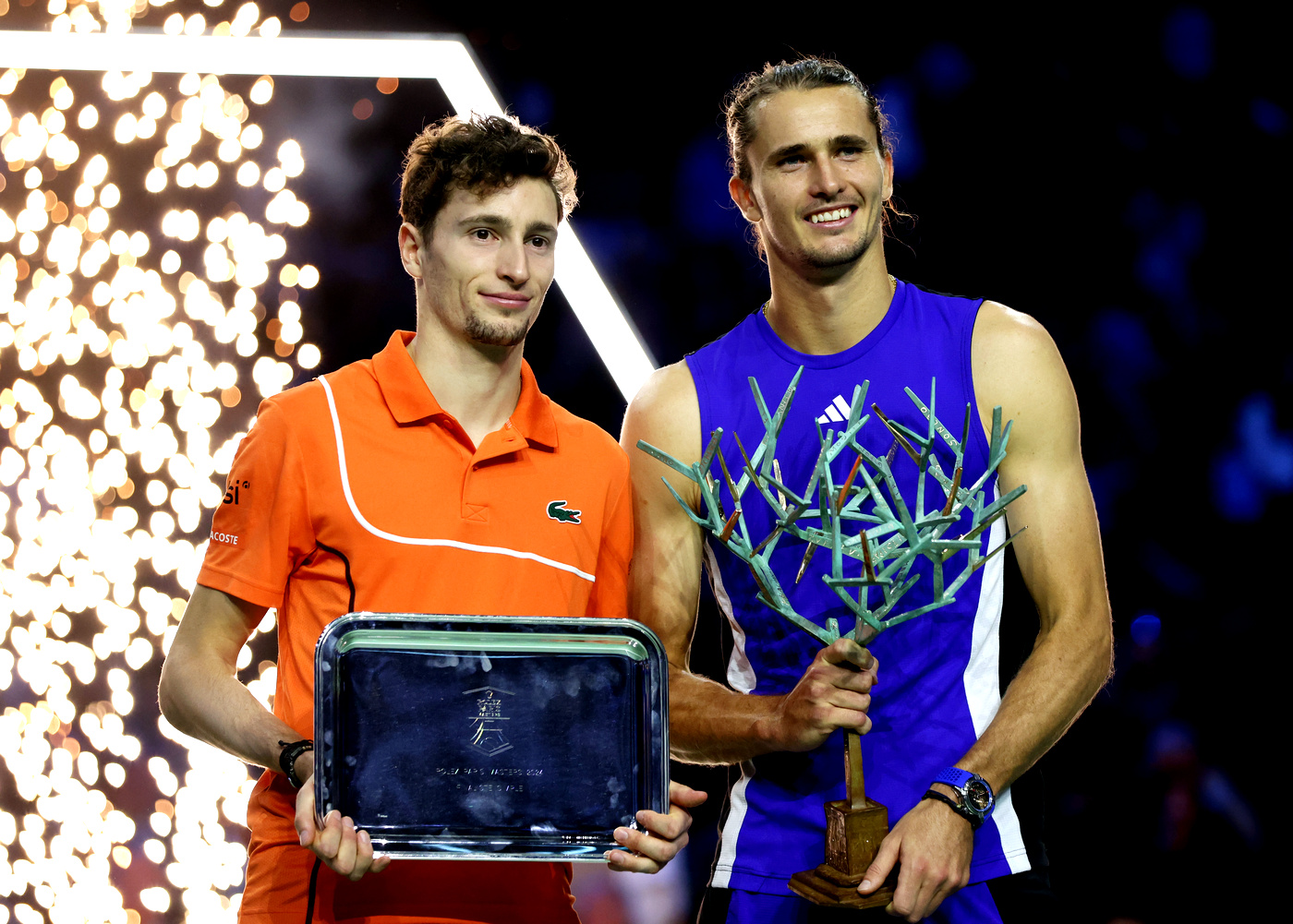 Саша Зверев и Юго Эмбер после финала на «Мастерсе» в Париже