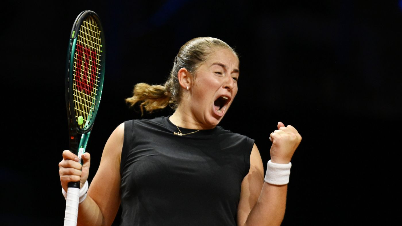 Алена Остапенко