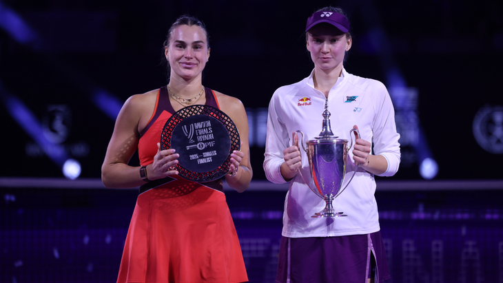 Арина Соболенко (слева) и Елена Рыбакина