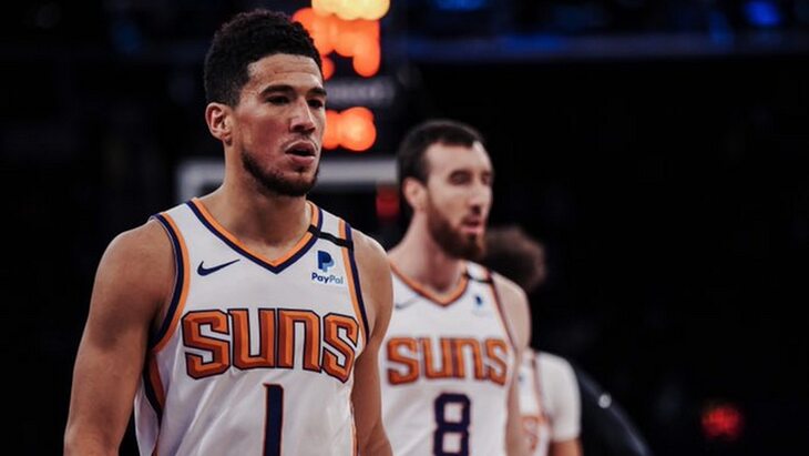 Девин Букер