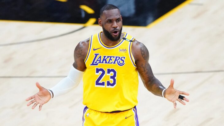 Леброн Джеймс