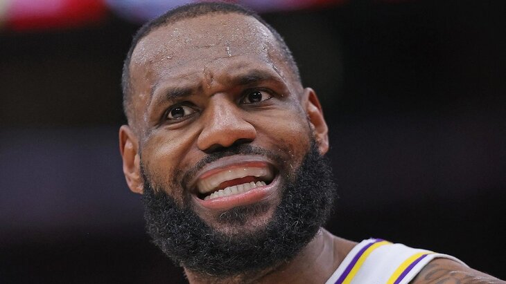 Леброн Джеймс