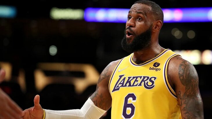 Леброн Джеймс