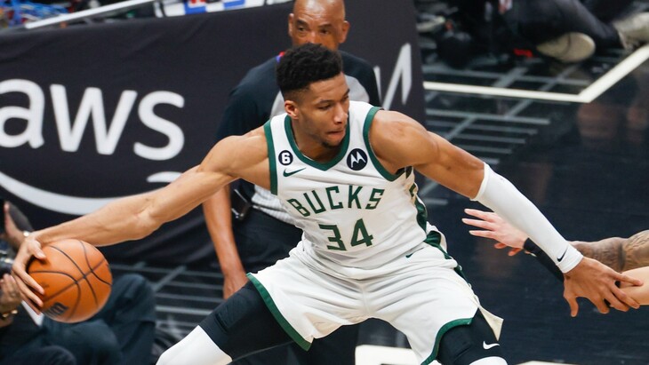 Яннис Адетокунбо