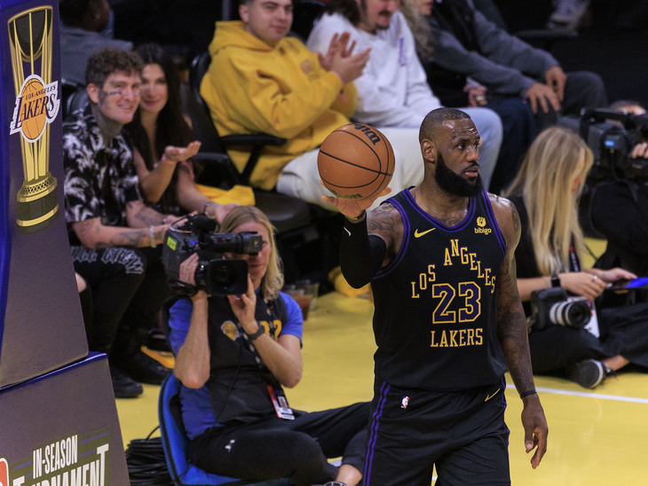 Леброн Джеймс