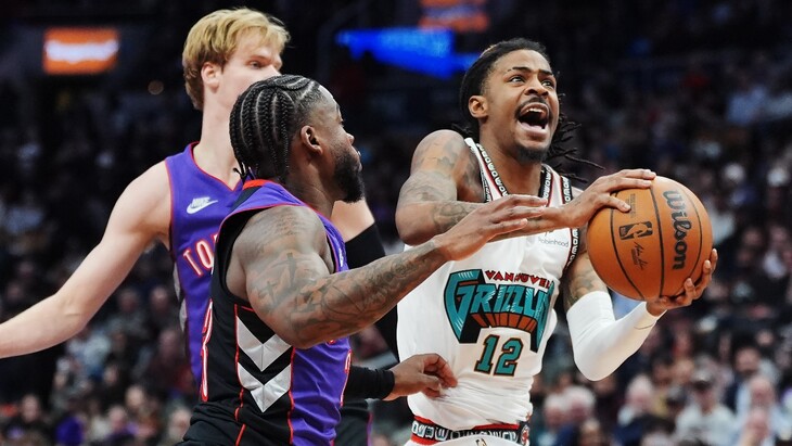 Джа Морант с мячом