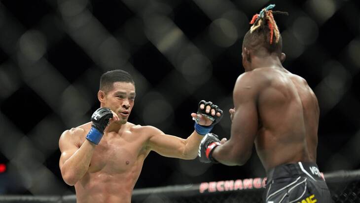 Тайсон Нэм (слева)