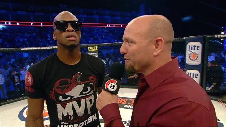 Майкл Пейдж (слева)