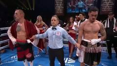 Джей Опетая (справа)