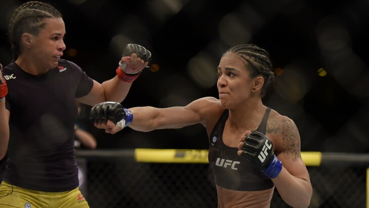 Вивиан Араухо (справа)