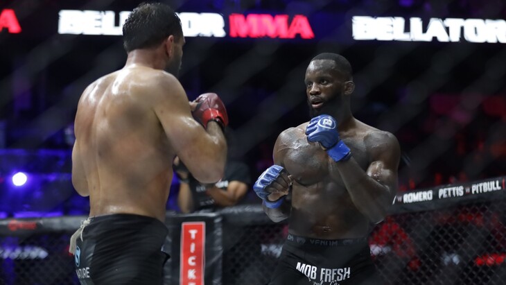 Фабиан Эдвардс (справа)