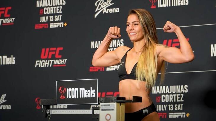 Луана Сантос