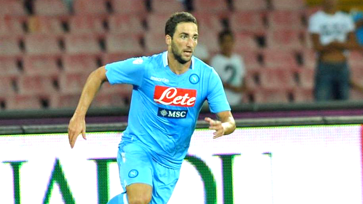 на счету Гонсало Игуаина уже 10 забитых мячей