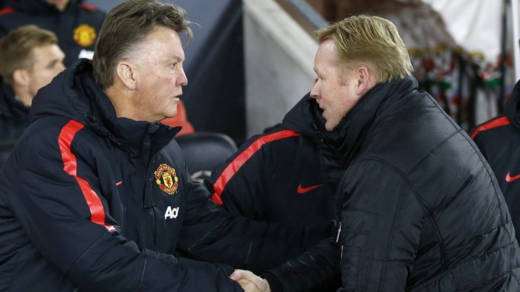 Луи ван Гал (слева) и Рональд Куман сойдутся в тренерском дерби