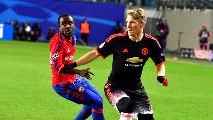 Сейду Думбия и Бастиан Швайнштайгер