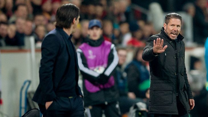 В дуэли между Симеоне (справа) и Шмидтом два года назад хватало эмоций