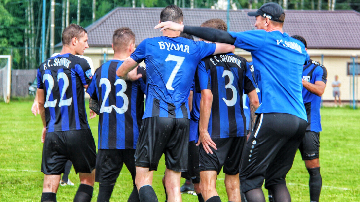 Футболисты «Шинника»
