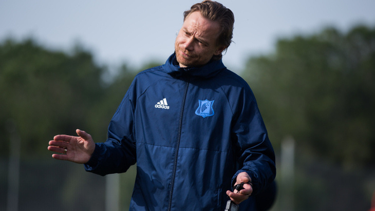 Валерий Карпин