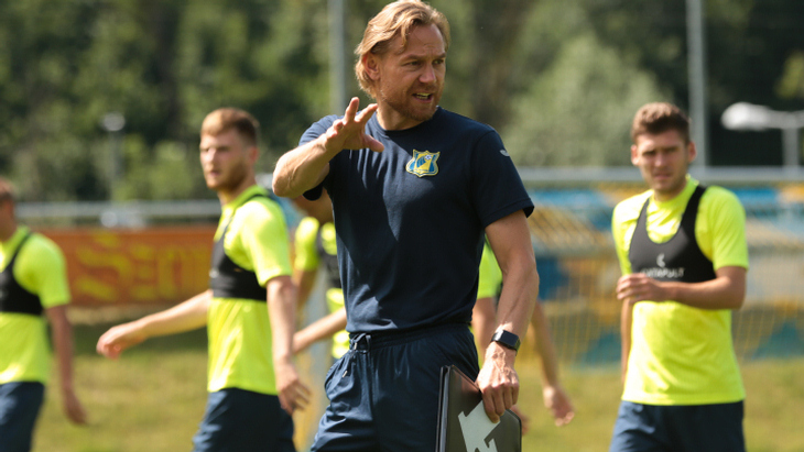 Валерий Карпин