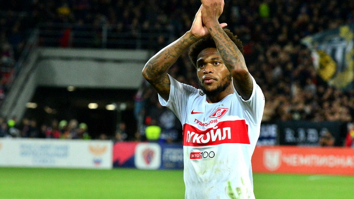 Луис Адриано