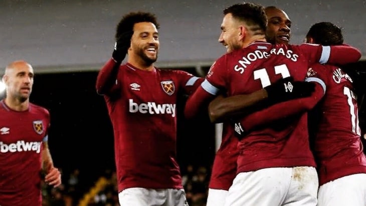 Футболисты «Вест Хэма» празднуют забитый гол