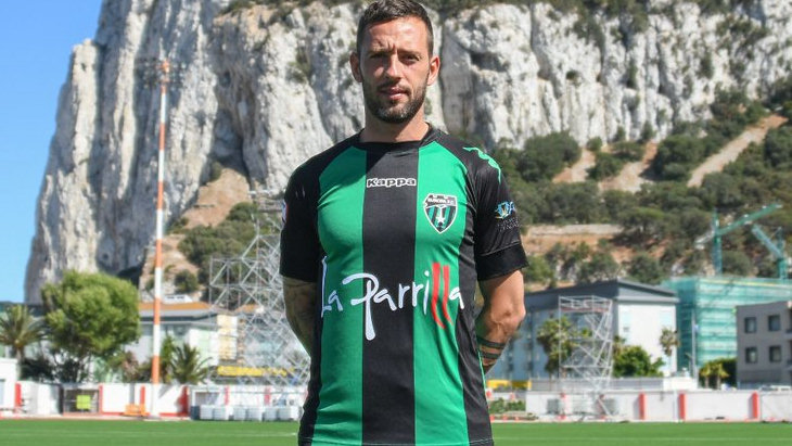 Футболист ФК «Европа»