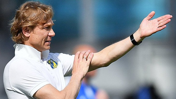 Валерий Карпин