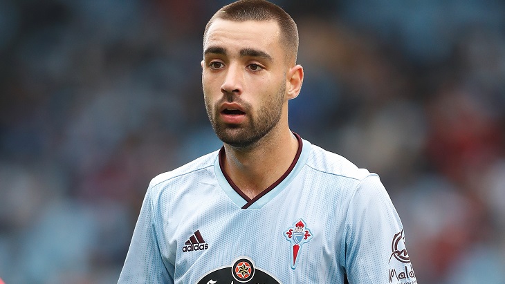 «Сельта» идет в зоне вылета Примеры