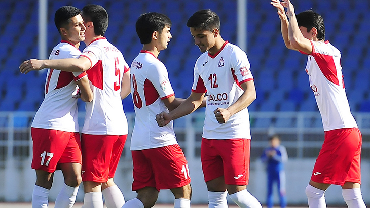 Футболисты «Регар-ТадАЗа»