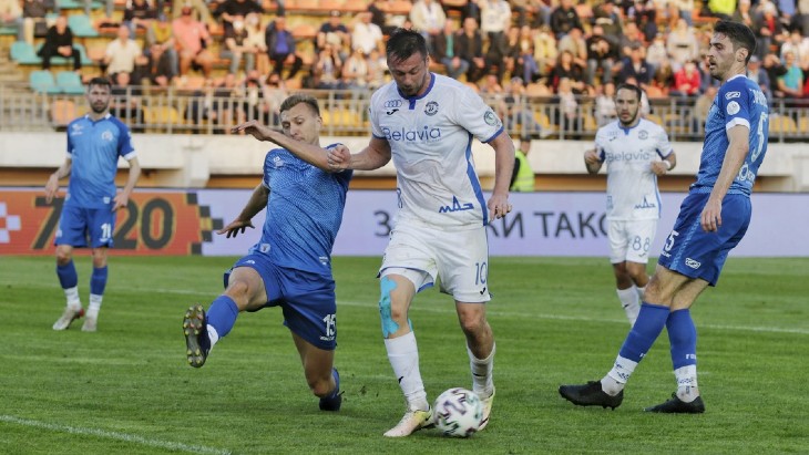 Артем Милевский в матче с минским «Динамо»