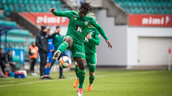 «Левадия» возглавляет таблицу