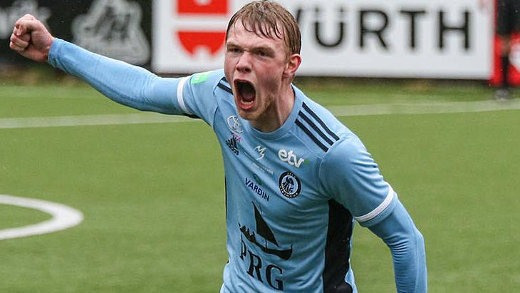 Футболист «Викингура»