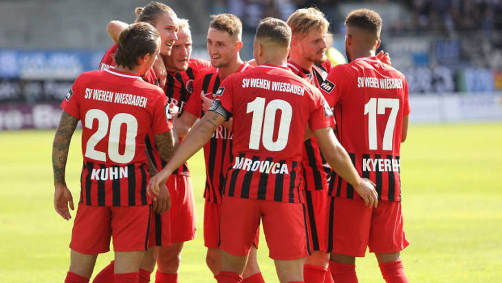 Футболисты «Веена»