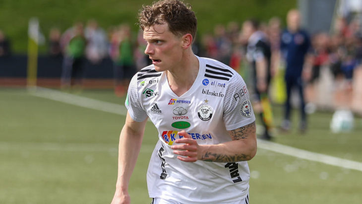 Футболист Б-36