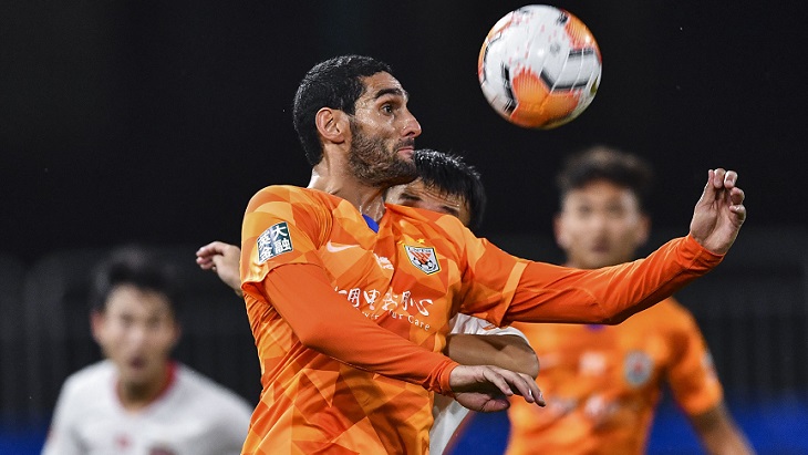 «Шаньдун Лунэн» идет третьим