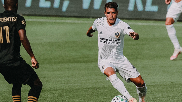 Джонатан дос Сантос