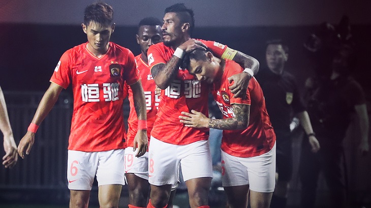 «Гуанчжоу Эвергранд» лидирует в Суперлиге