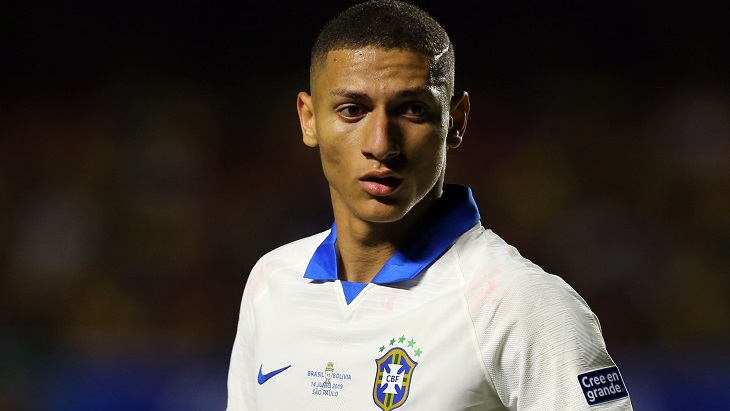 Бразилия лидирует в южноамериканском отборе