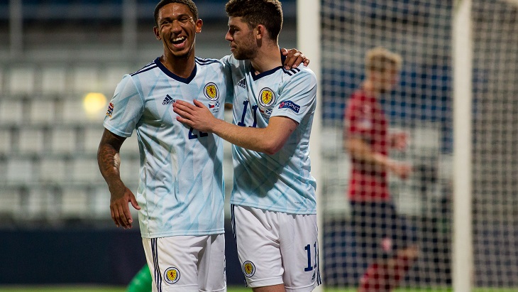 Шотландия лидирует в группе