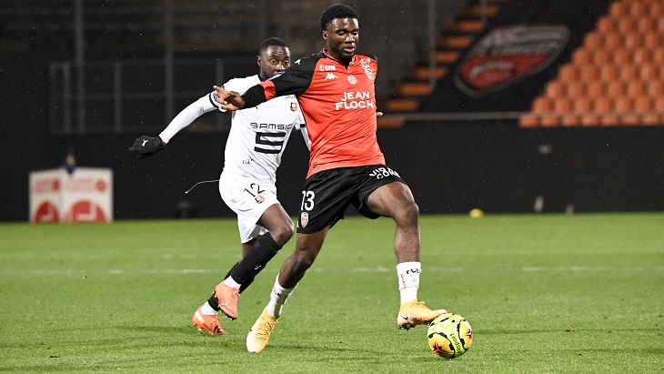 «Лорьян» идет в зоне вылета