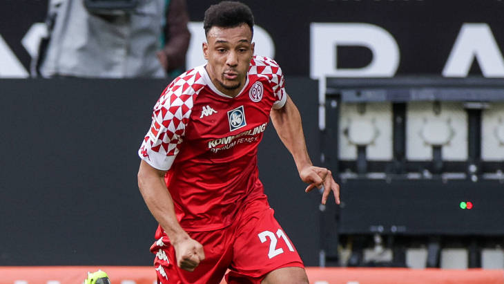 Карим Онисиво