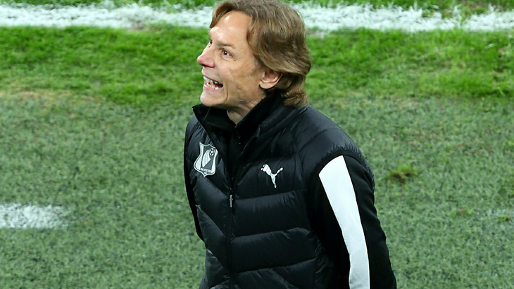 Валерий Карпин