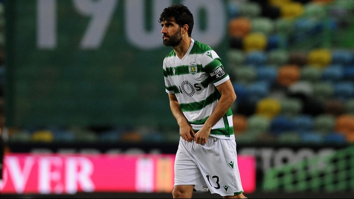 «Спортинг» лидирует в Примейре