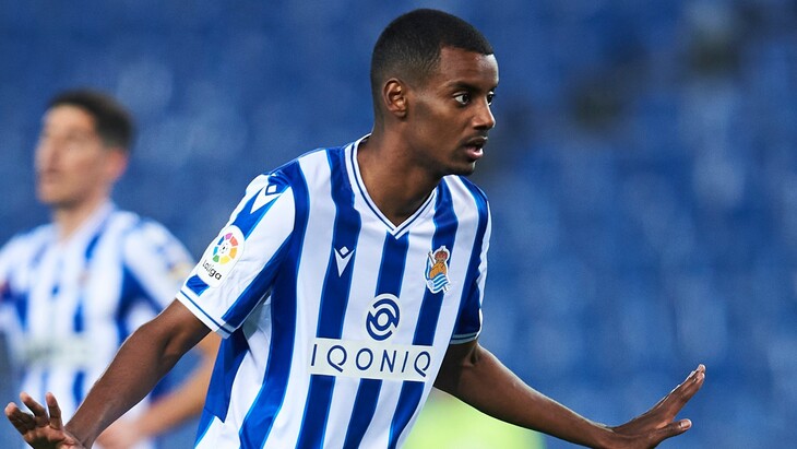 Александер Исак