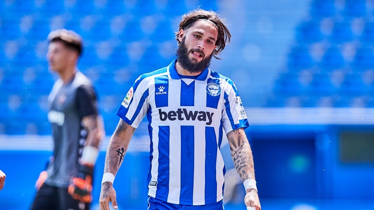 «Алавес» на два очка опережает зону вылета