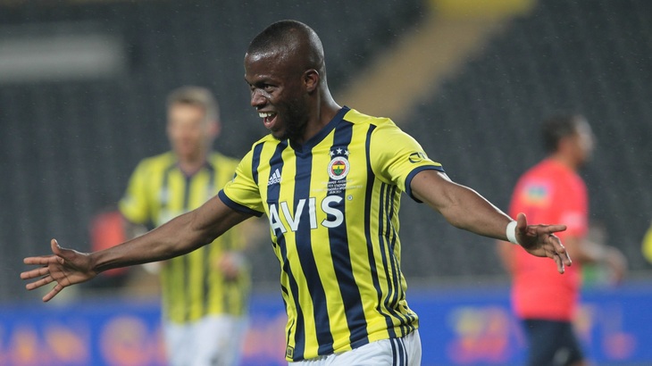 «Фенербахче» идет на втором месте