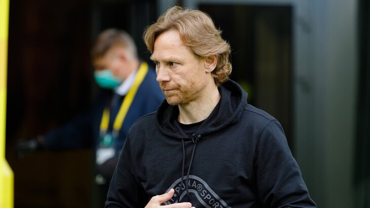 Валерий Карпин